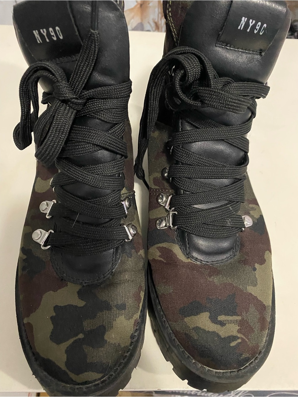 Women’s Steve Madden Green Camouflage Lace Up Hiking Boots Size 8M Used